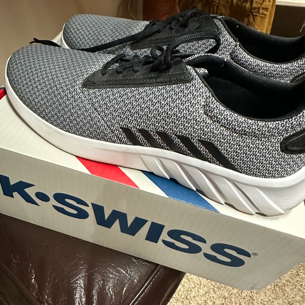 K-Swiss Men's Knit Lace-Up Sneakers in Black and Gray size 11.5